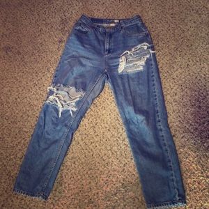 Liz Vintage Distressed Highwaisted Jeans👖😍
